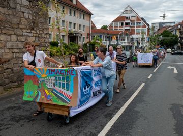 Umzug der Wanderbäume